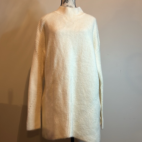 Old Navy Cream Sweater, Women's XL - Picture 6 of 14